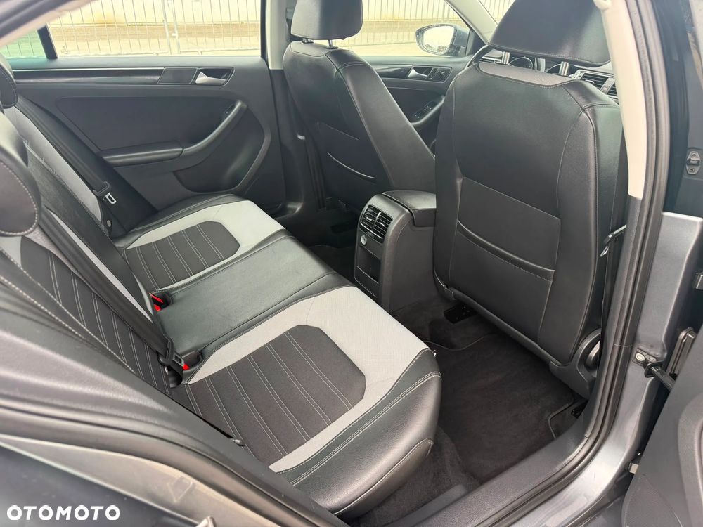 Volkswagen Jetta 1.4 TSI BMT Highline - 18