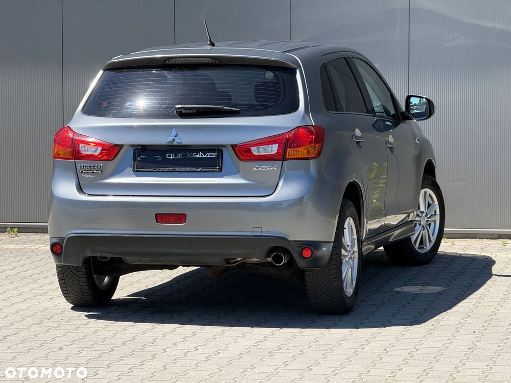 Mitsubishi ASX - 10