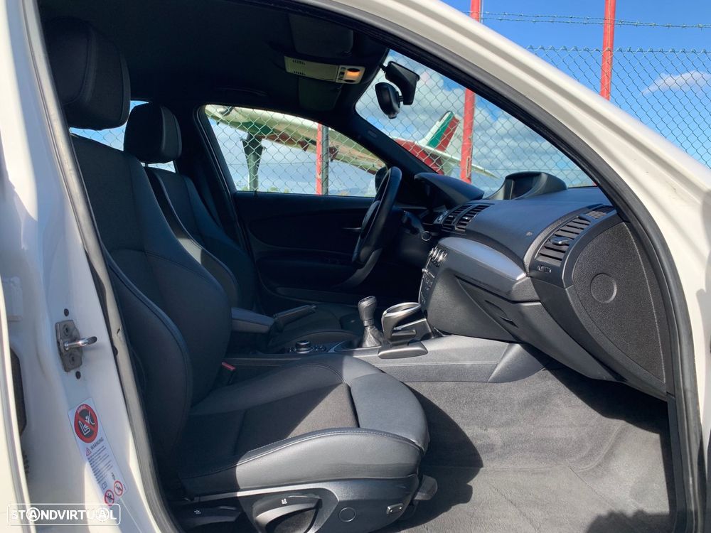 BMW 118 d Pack M - 21