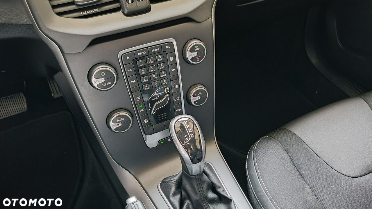Volvo V40 D2 Drive-E Momentum - 14