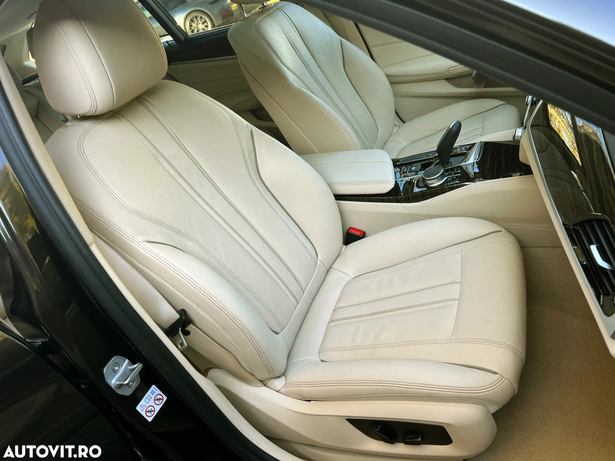 BMW Seria 5 520d Aut. Luxury Line - 4