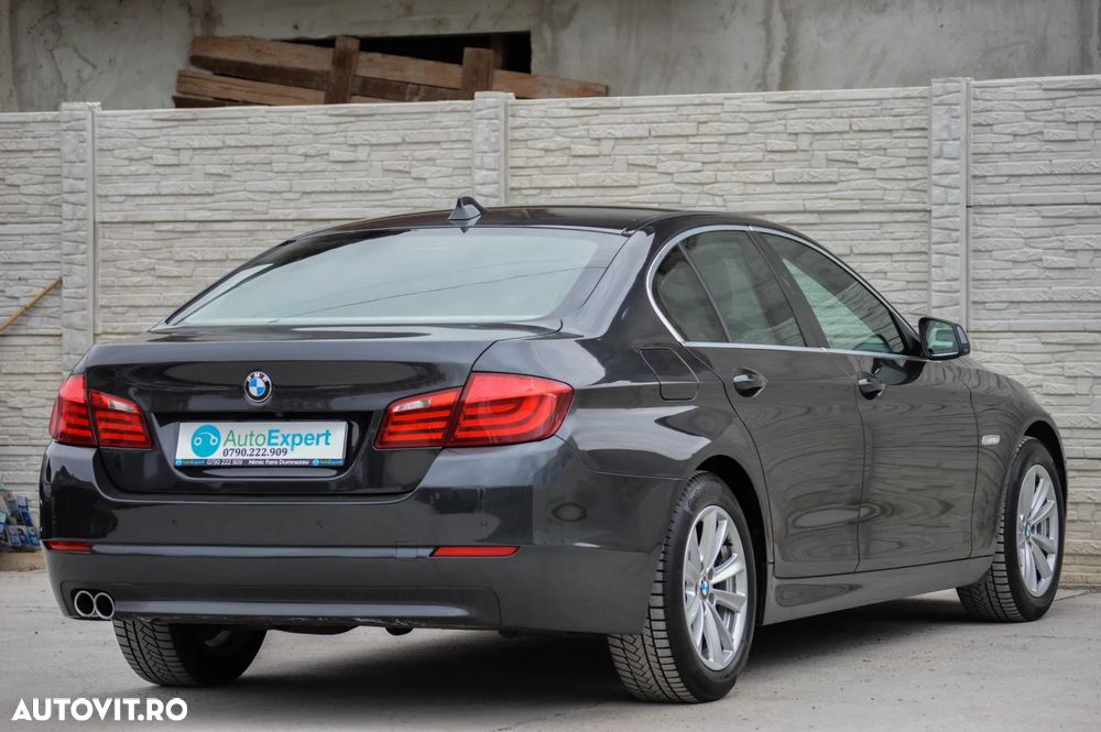 BMW Seria 5 525d xDrive - 34