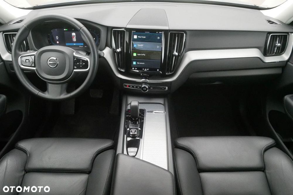 Volvo XC 60 B4 D Plus Dark - 8