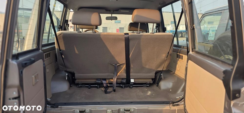 Toyota Land Cruiser - 23