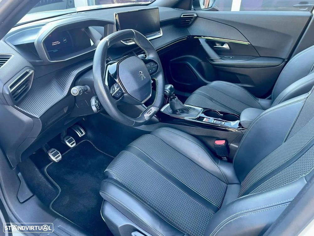 Peugeot 2008 1.2 PureTech GT Line - 9