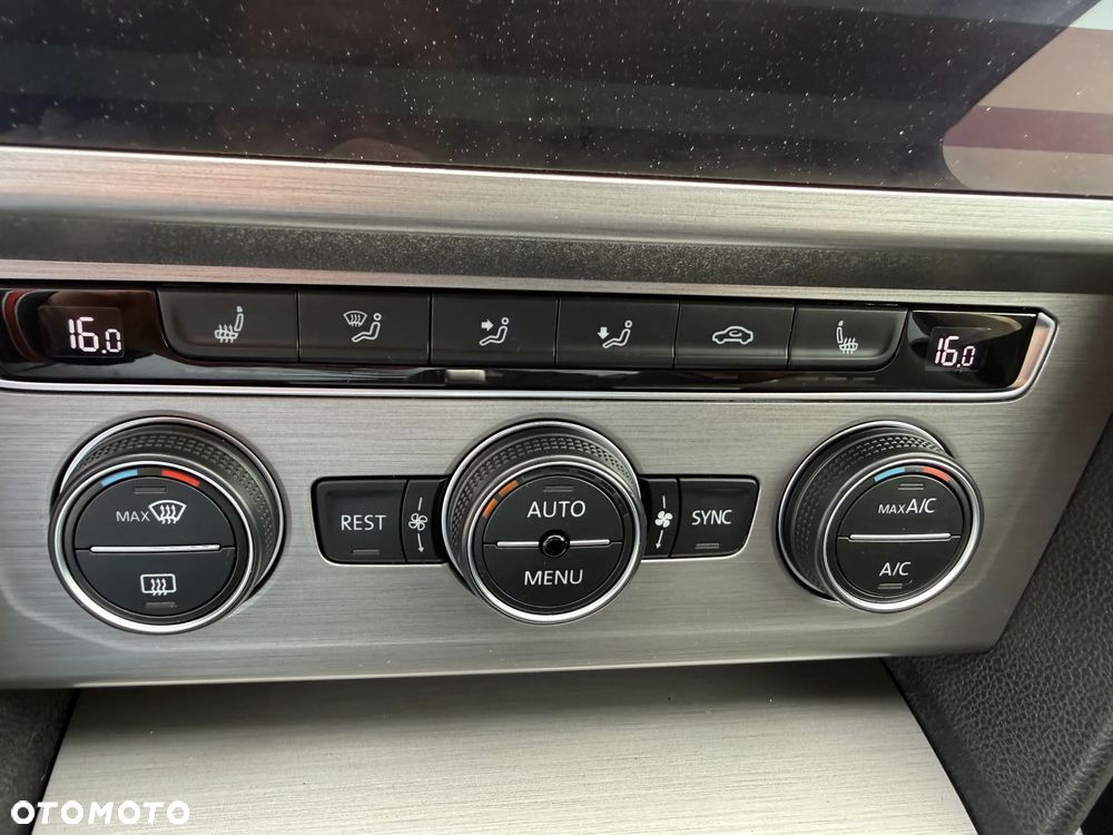 Volkswagen Passat 2.0 TDI SCR Highline DSG - 27
