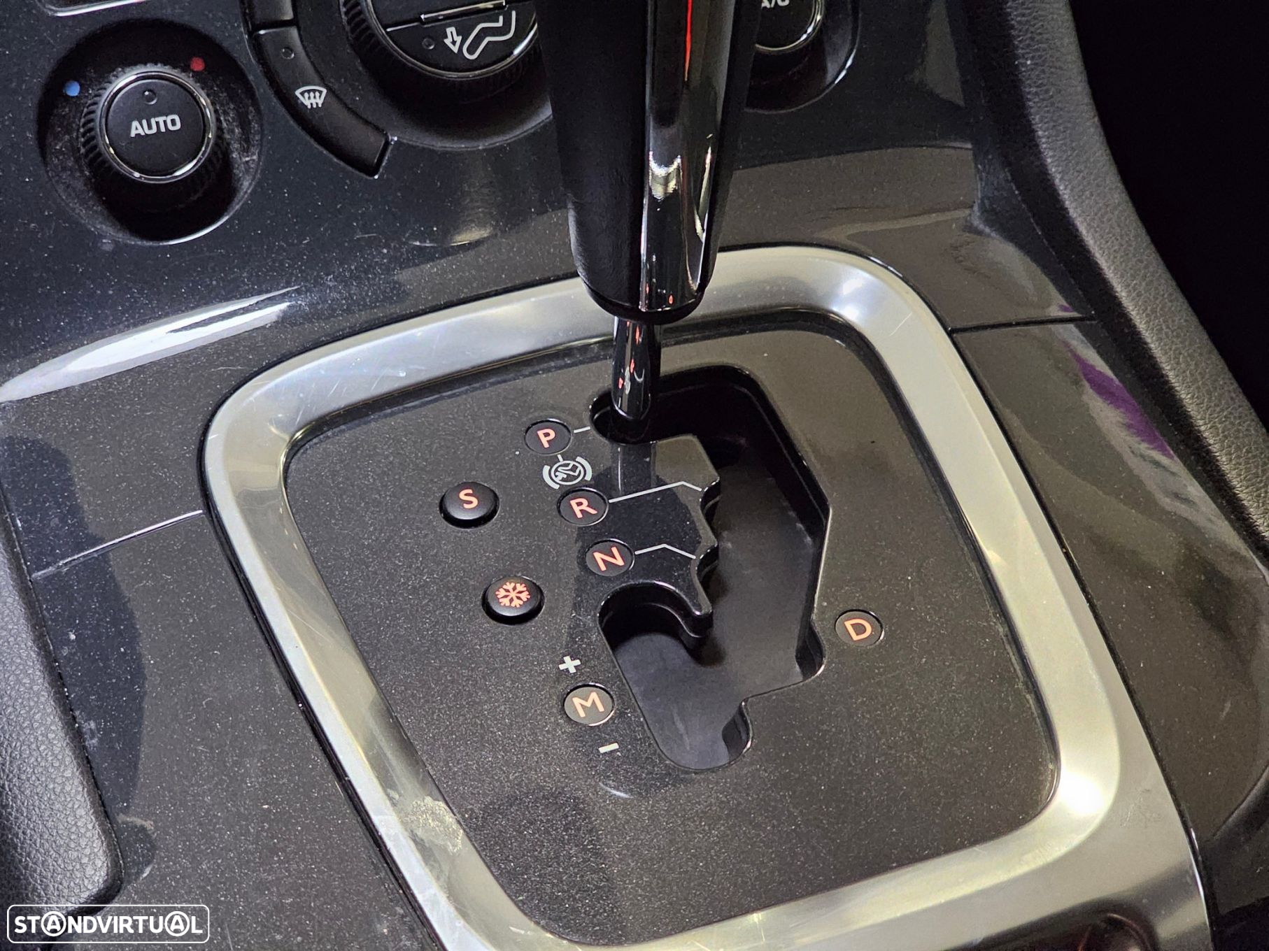 Peugeot 5008 1.6 BlueHDi Style EAT6 - 20