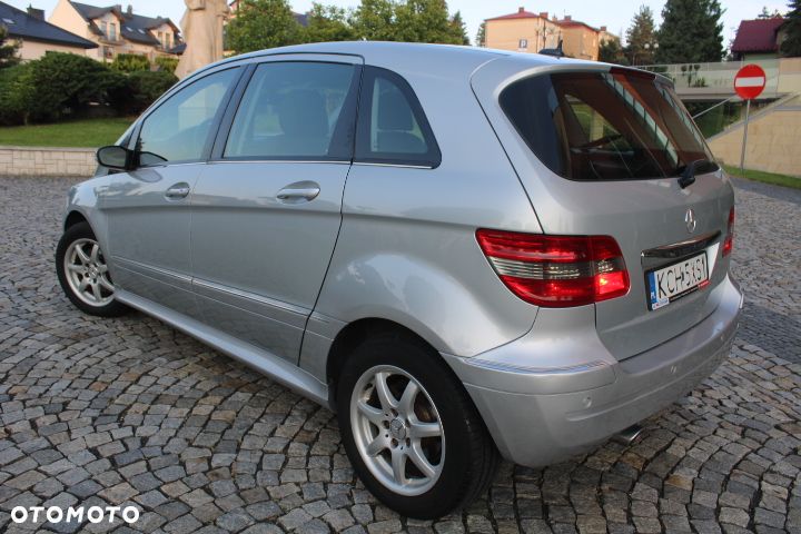 Mercedes-Benz Klasa B 180 CDI Special Edition - 33