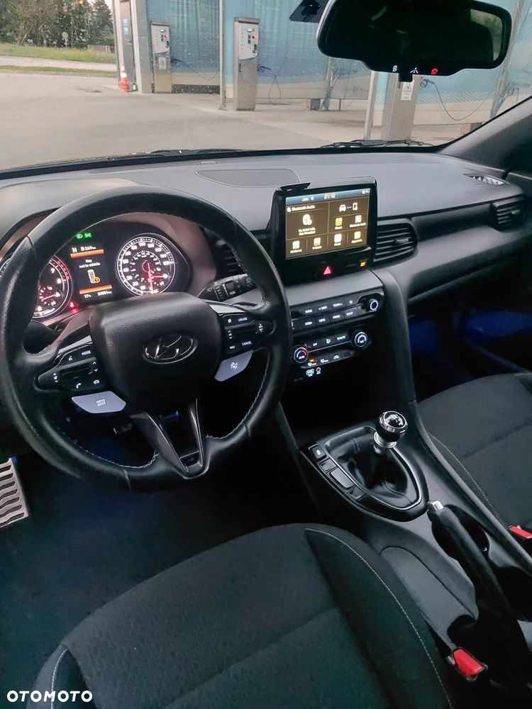 Hyundai Veloster - 27