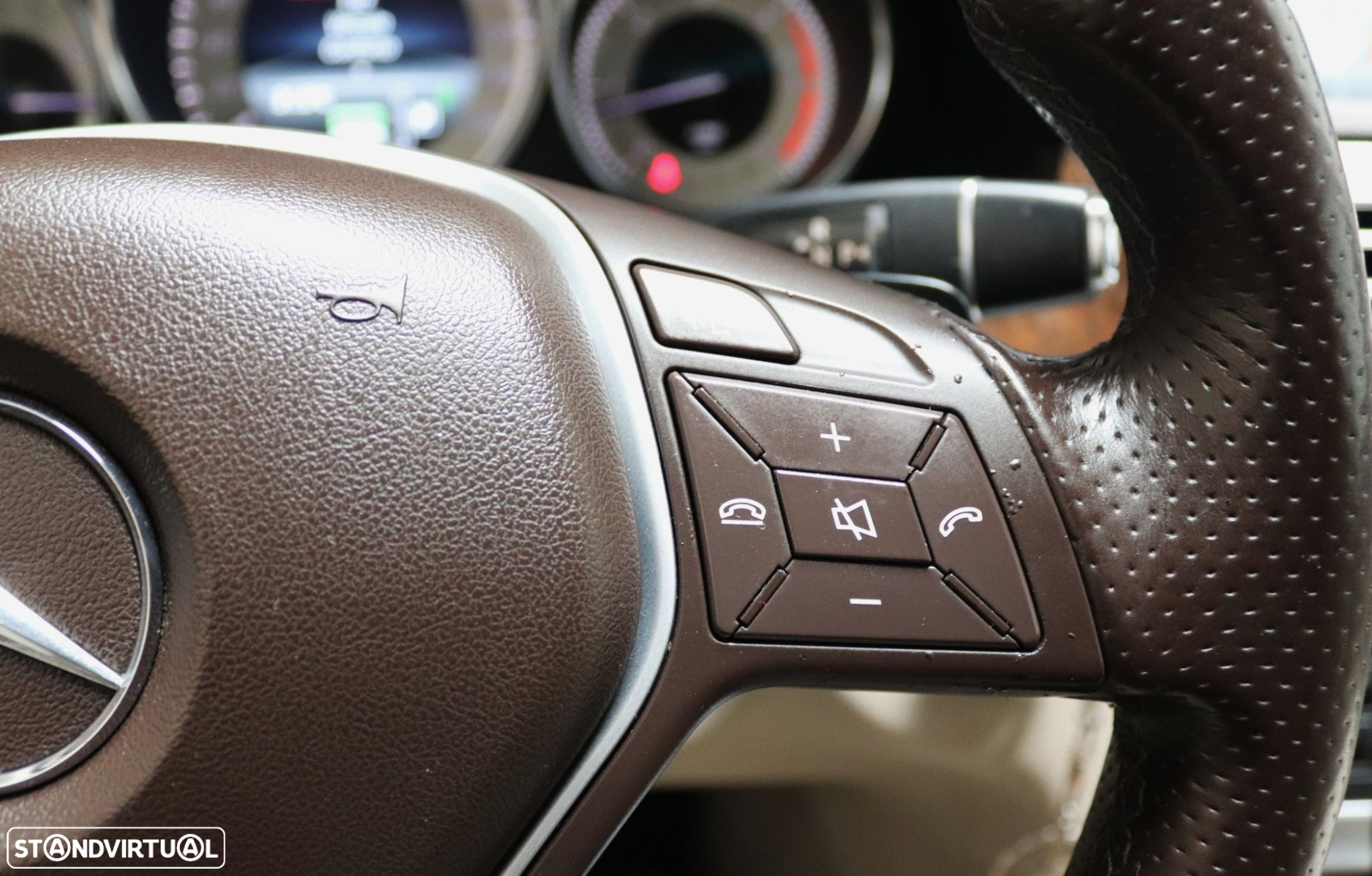 Mercedes-Benz E 300 Bluetec Hybrid Avantgarde - 19