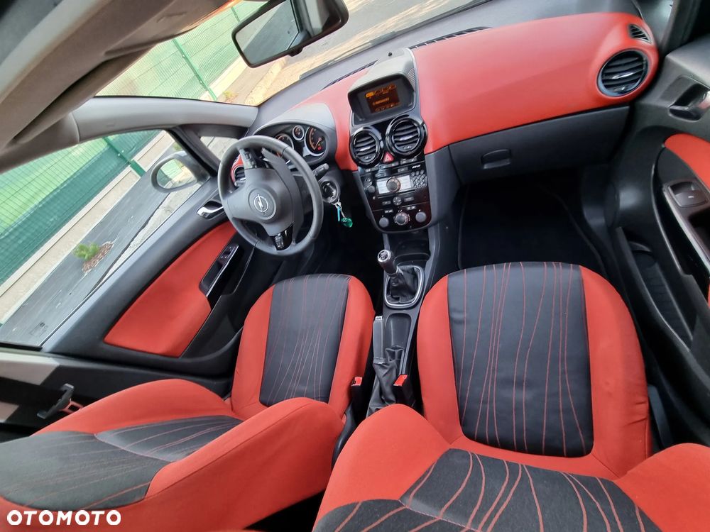 Opel Corsa 1.4 16V Cosmo - 5
