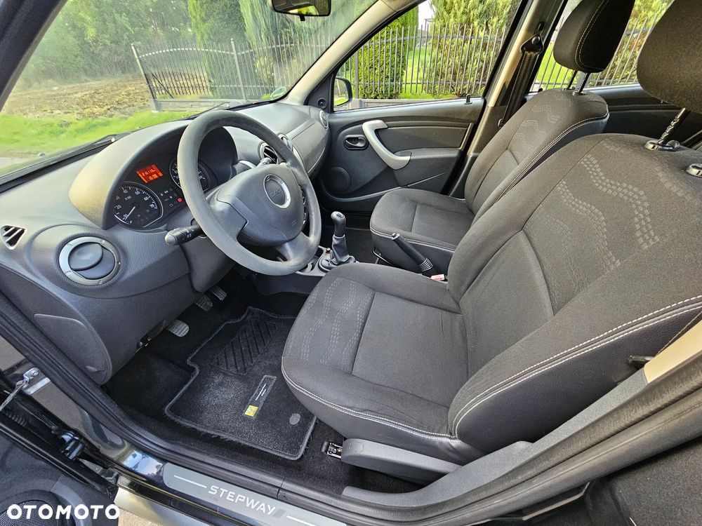 Dacia Sandero Stepway 1.6 - 9