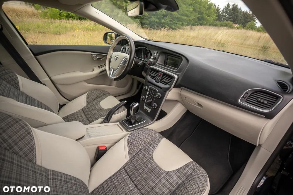 Volvo V40 T2 - 21