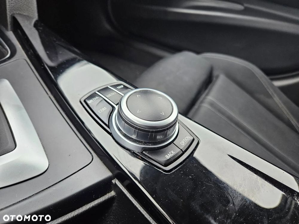 BMW Seria 3 320d Edition Luxury Line Purity - 13