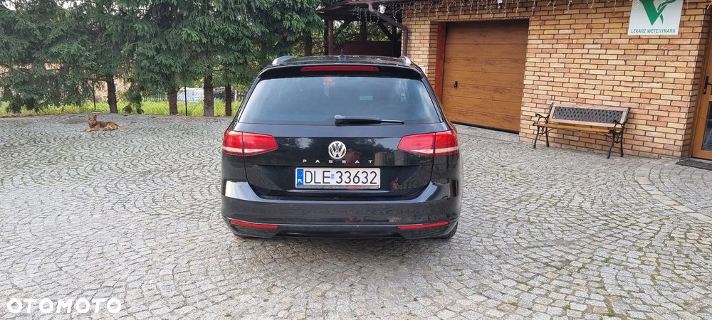 Volkswagen Passat - 4
