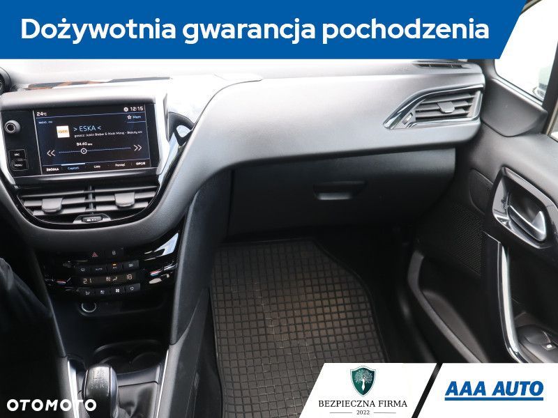 Peugeot 208 - 10