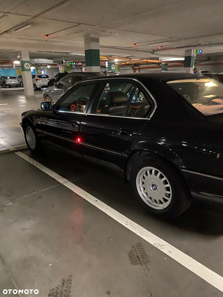 BMW Seria 7 735i - 9