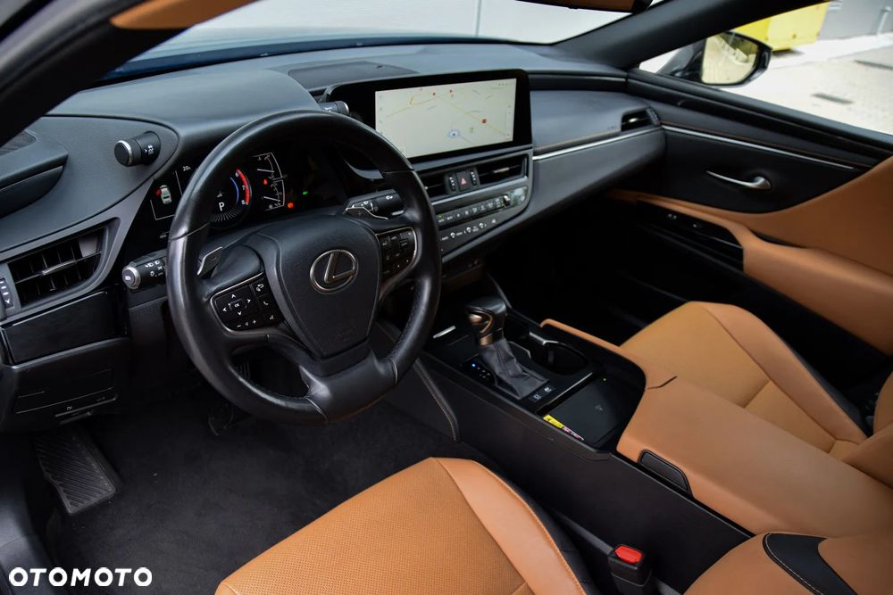 Lexus ES 300h Business Edition - 3