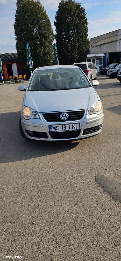 Volkswagen Polo 1.4 Comfortline - 2