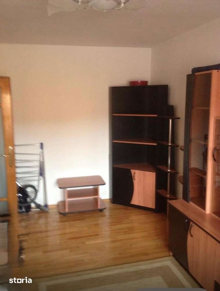 cv 81  Bd.Republicii, apartament 2 camere decomandat, etaj III+beci - Imagine principală: 3/7