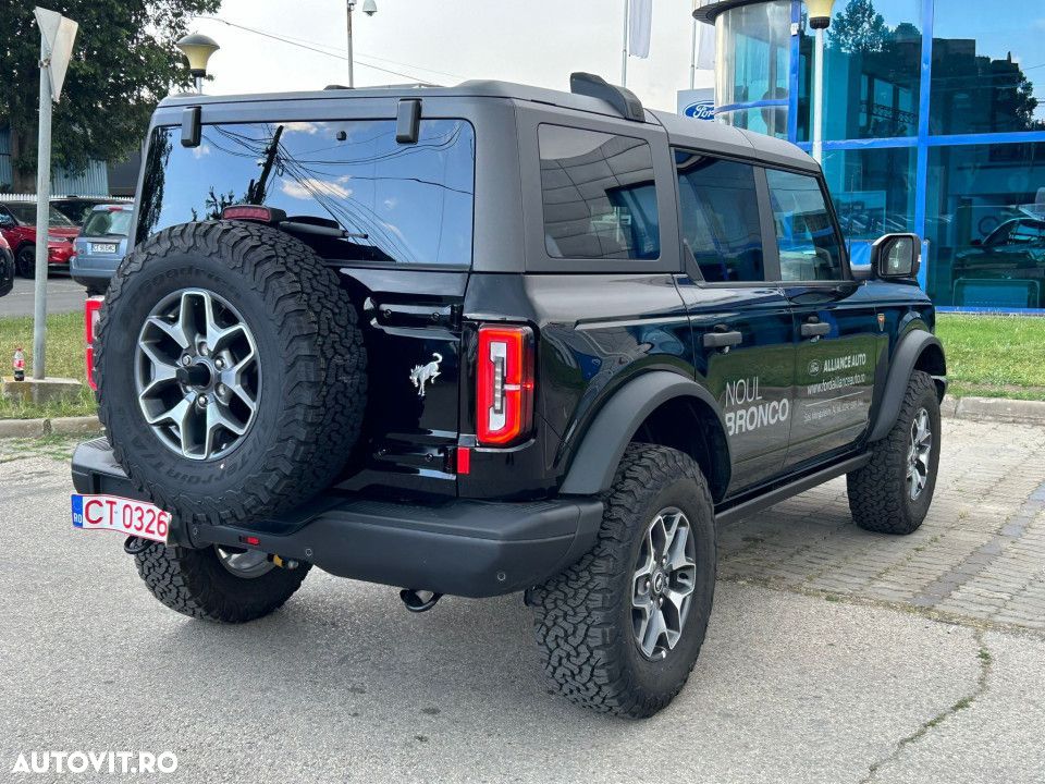 Ford Bronco - 14