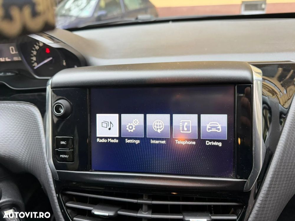 Peugeot 2008 1.2 PureTech Turbo EAT6 S&S Allure - 9