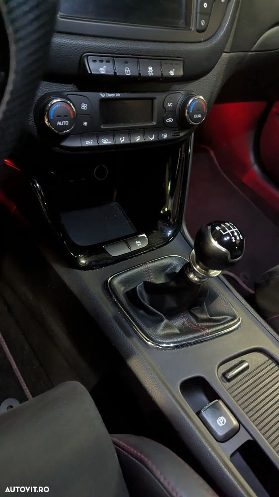 Kia Ceed - 13