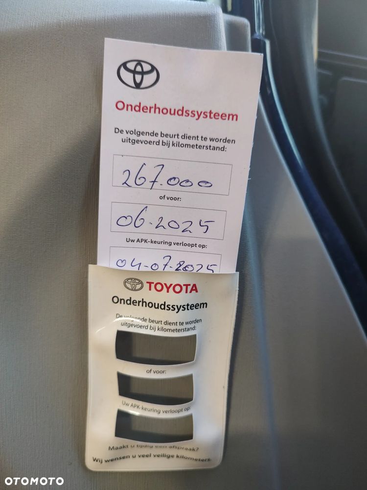 Toyota Prius 1.8 HSD Sol - 12