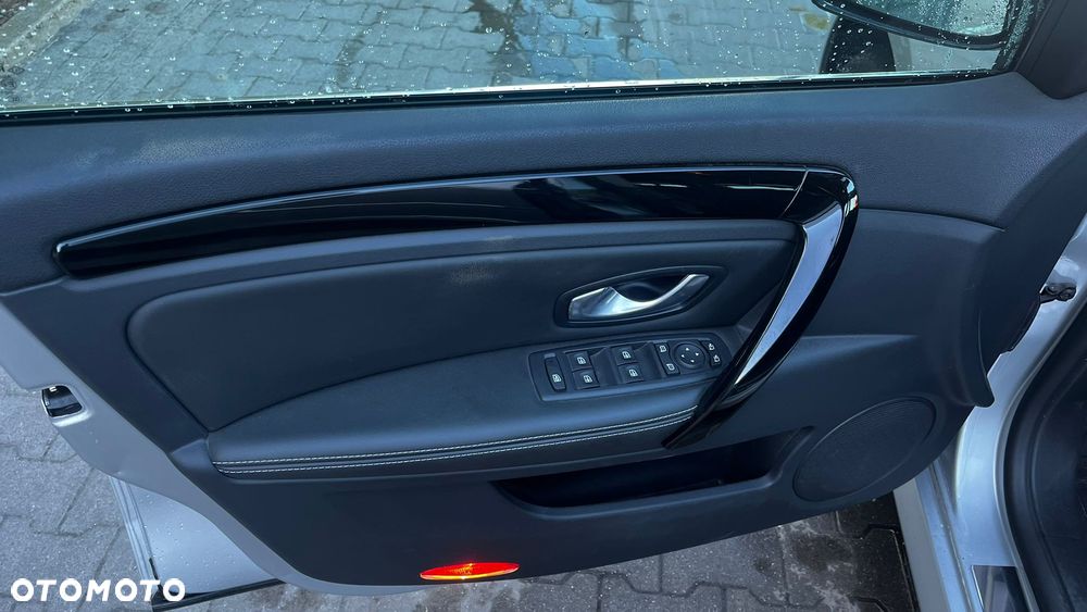 Renault Laguna 2.0 dCi Bose Edition ESM - 14