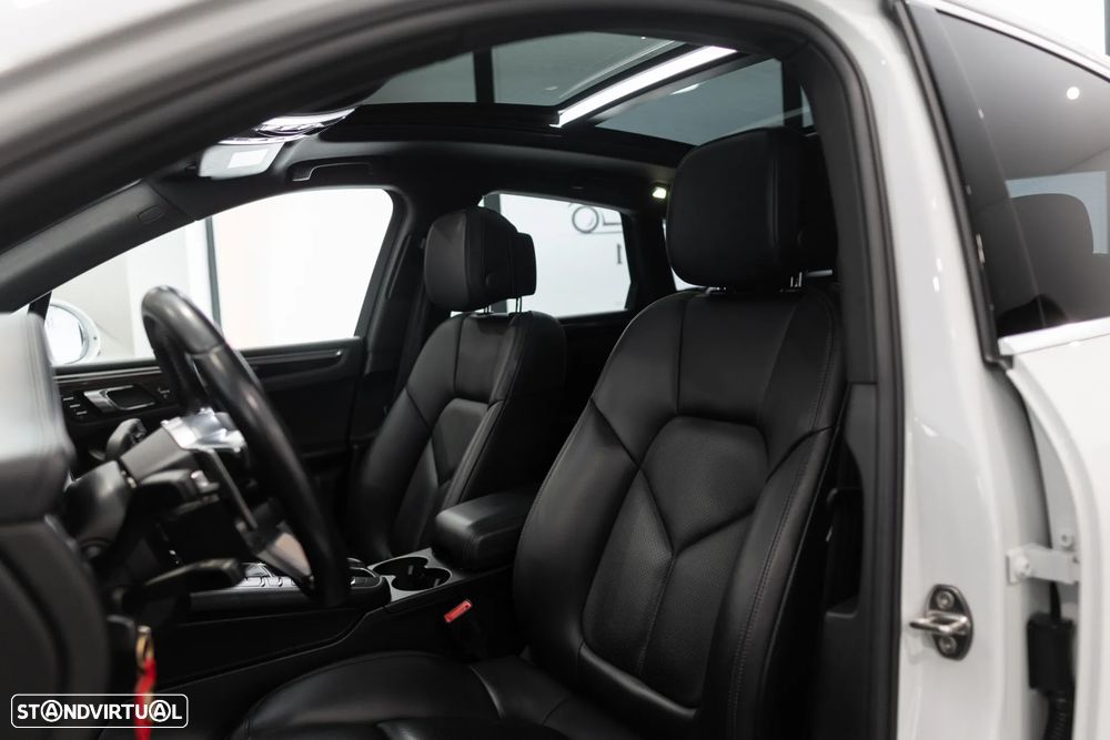 Porsche Macan S - 31