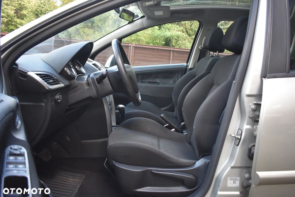 Peugeot 207 120 Automatik Premium - 11
