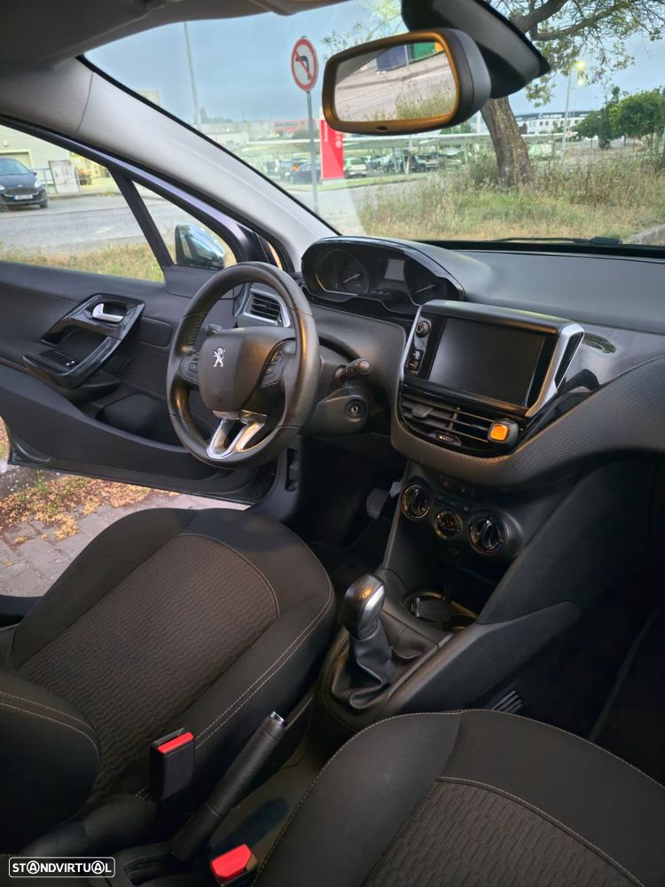 Peugeot 208 1.2 PureTech Style - 28