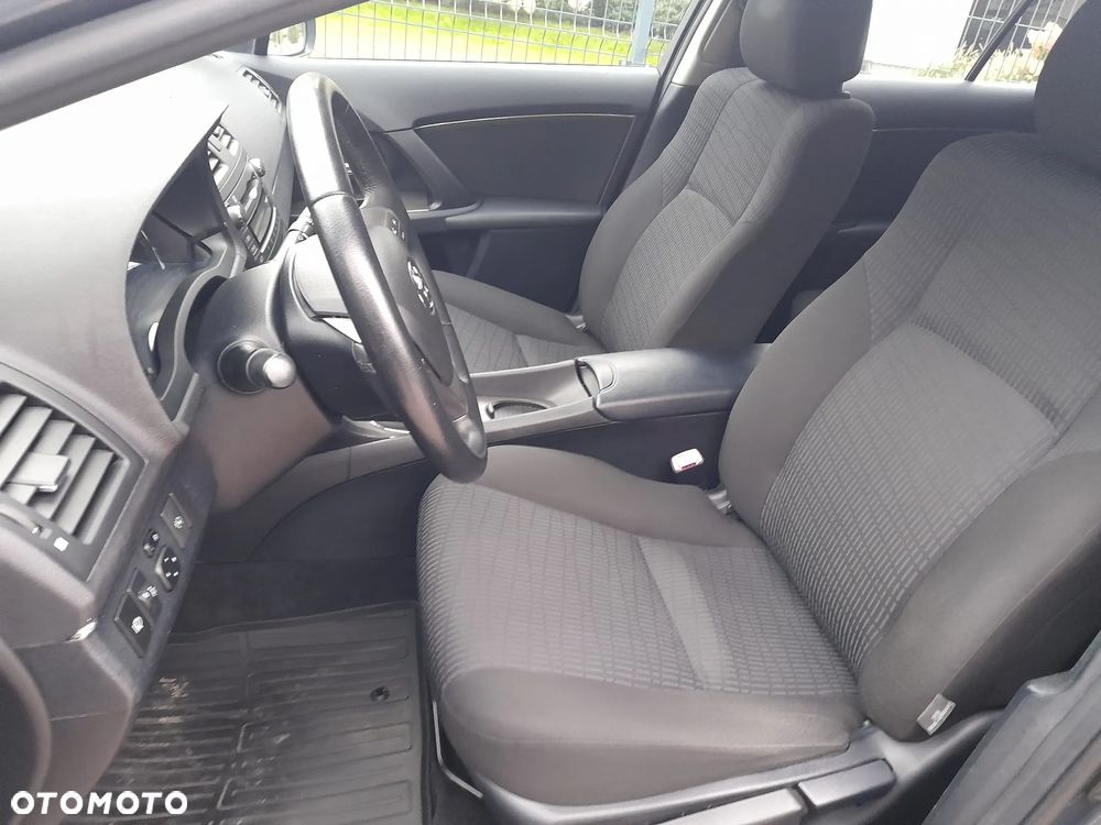 Toyota Avensis Combi 1.8 Comfort - 9