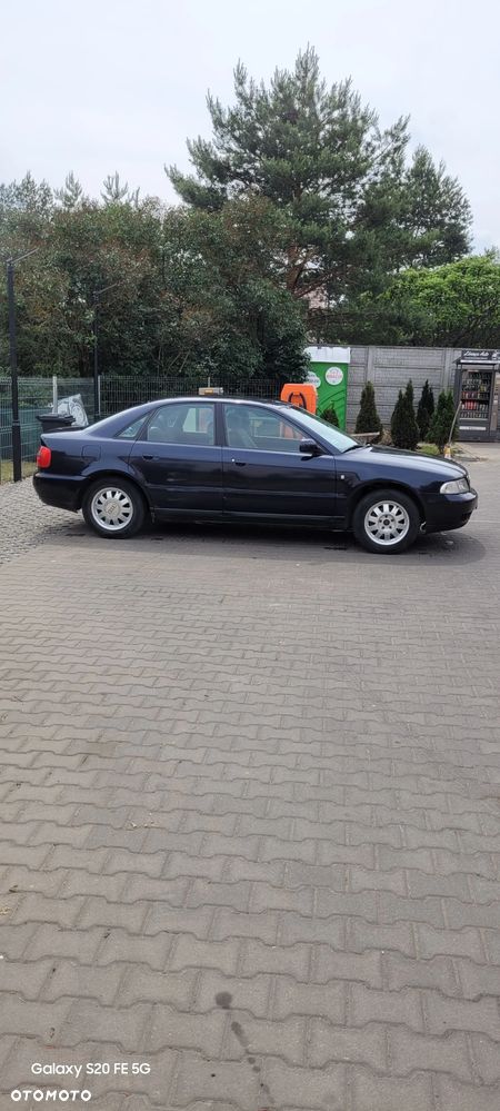Audi A4 Limousine 1.6 - 6