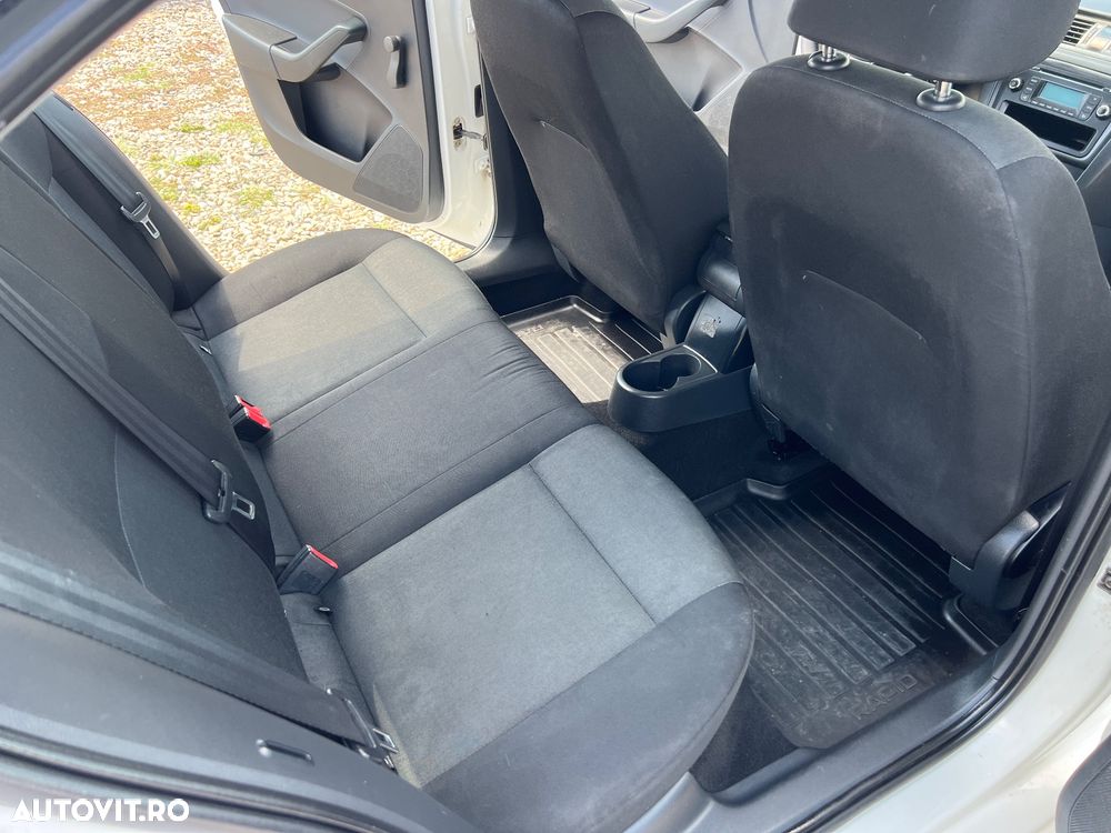 Skoda RAPID 1.2 TSI Active - 19