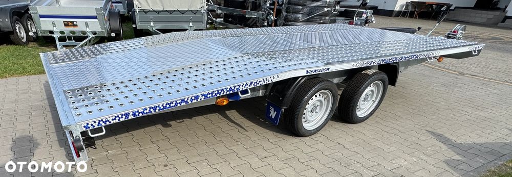 Niewiadów Laweta samochodowa NIEWIADÓW  Jupiter 4,5x2,10 cm DMC:2700kg+Wypełnienie środka blachą aluminiową ryflowaną - 6