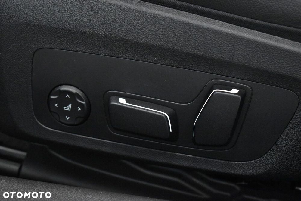 BMW Seria 2 M240i xDrive - 11