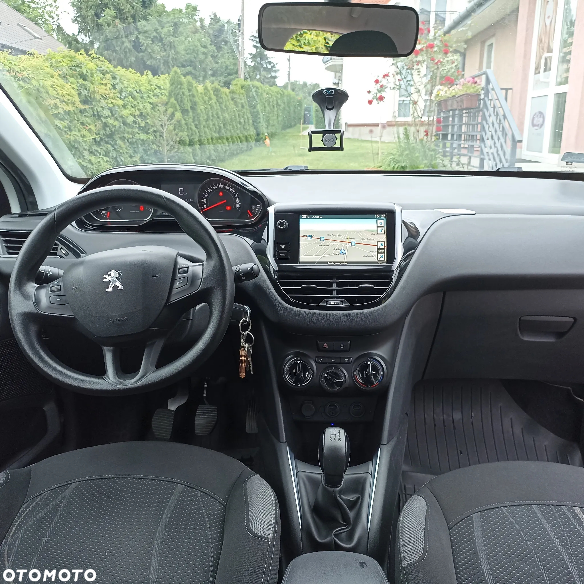Peugeot 208 - 11
