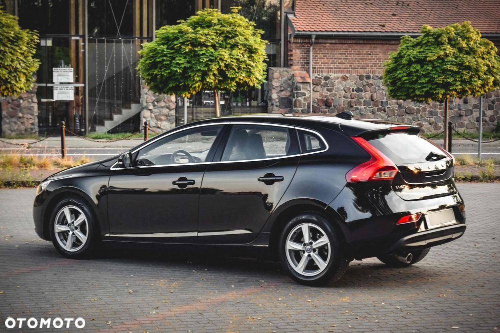 Volvo V40 D2 Momentum - 12