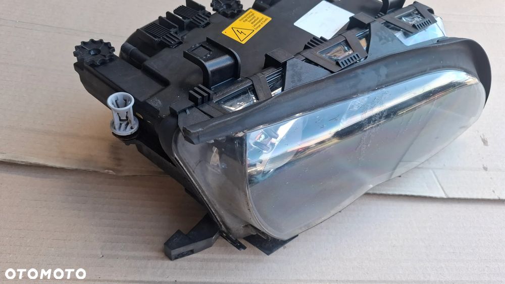 BMW E46 LAMPA PRAWA PRZEDNIA XENON - 2