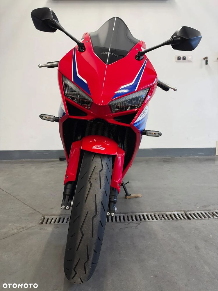Honda CBR - 37