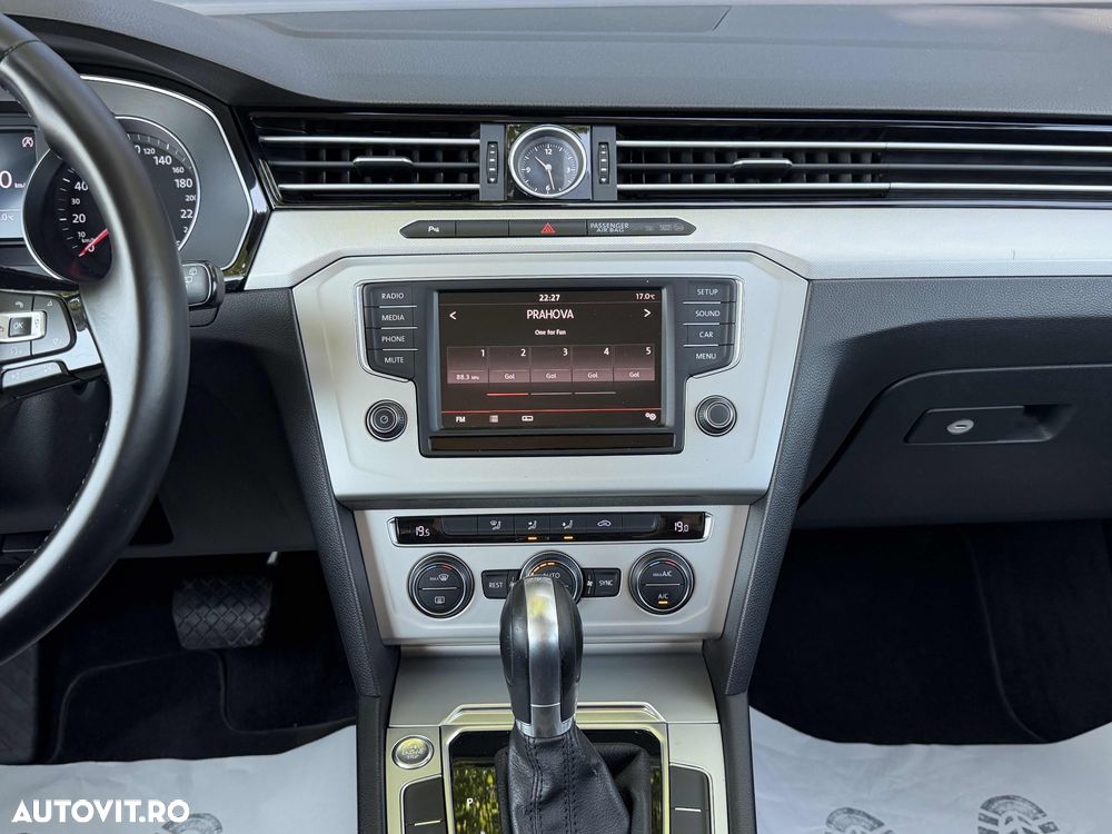 Volkswagen Passat 2.0 TDI SCR DSG Business - 19