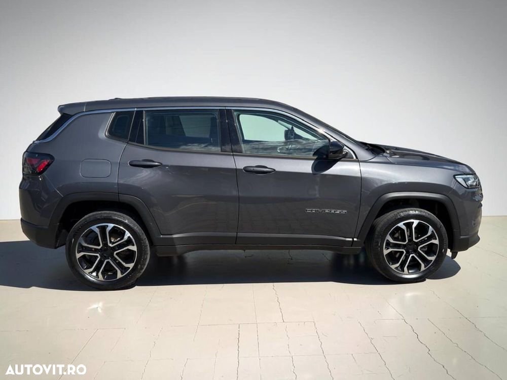 Jeep Compass - 10