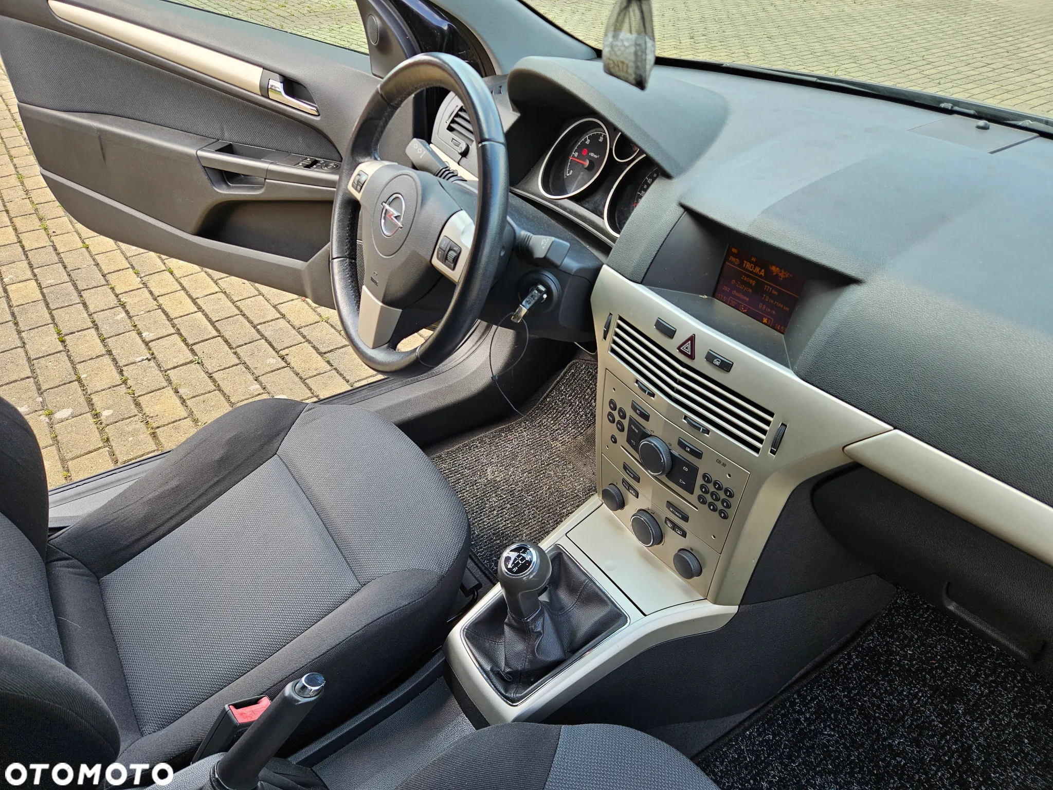Opel Astra III GTC 1.7 CDTI 111 - 30