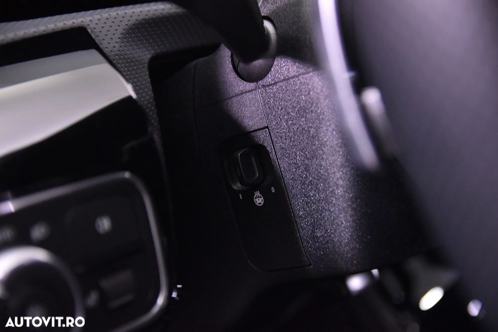 Mercedes-Benz CLA 200 MHEV Coupe - 17