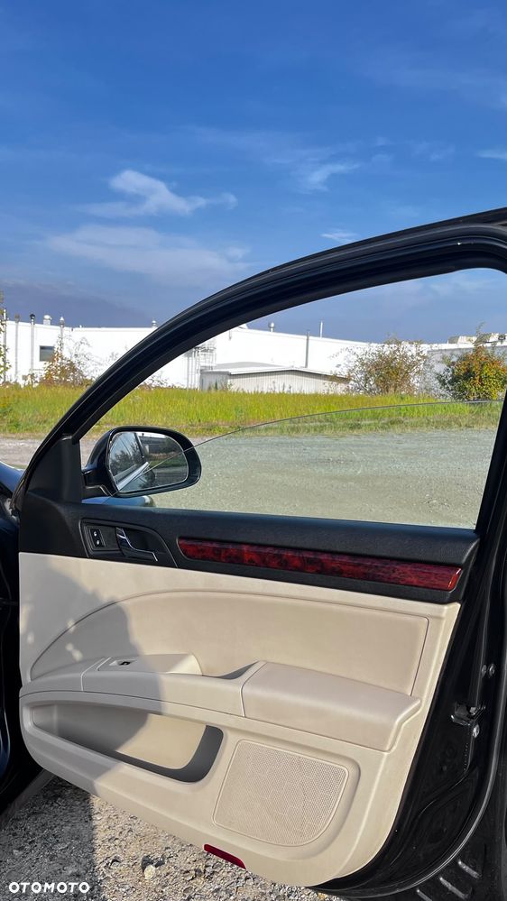 Skoda Superb 2011 photo 2