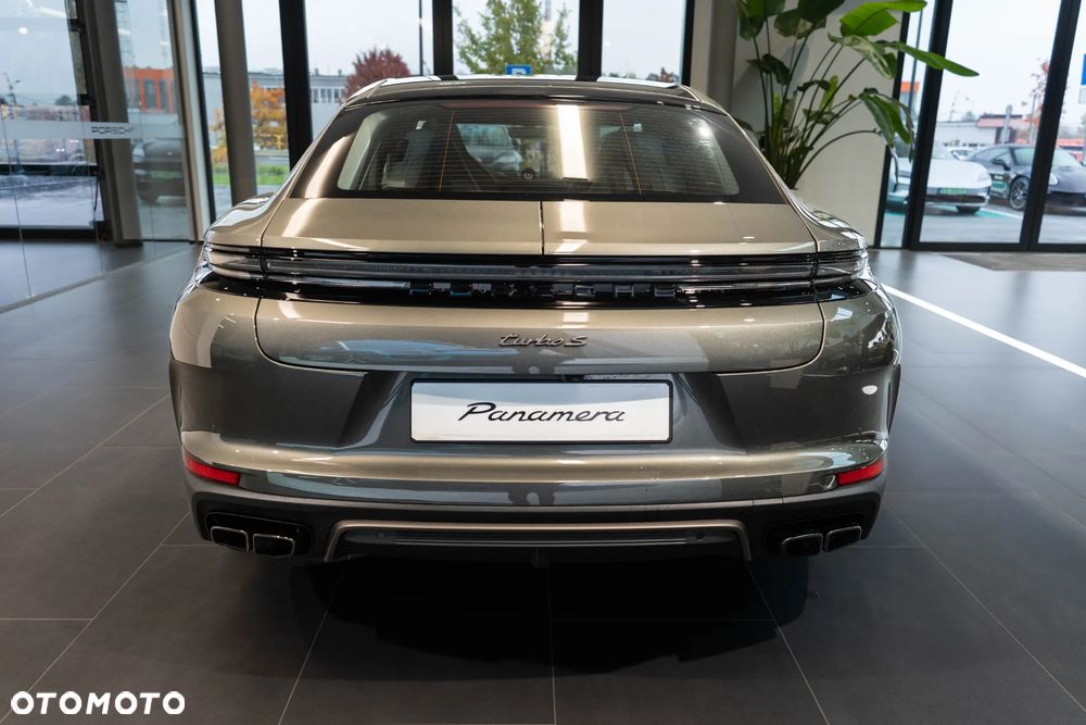 Porsche Panamera Turbo S E-Hybrid PHEV - 7