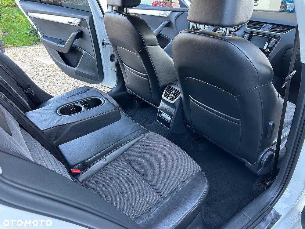 Skoda Octavia 1.6 TDI DPF DSG Elegance - 24