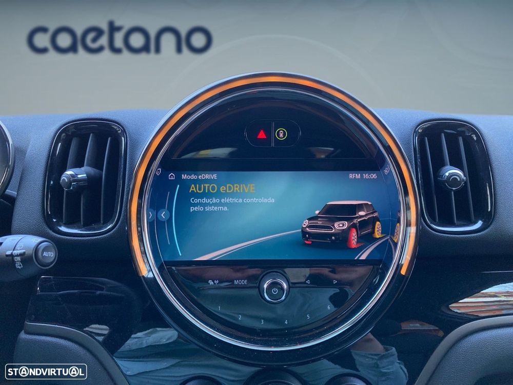 MINI Countryman Cooper SE Premium P. Classic Auto - 11