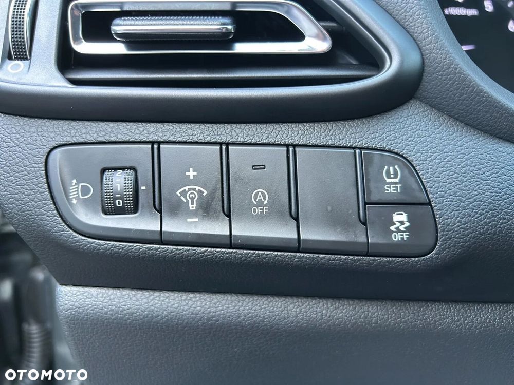Hyundai i30 1.5 T-GDI 48V Smart DCT - 22